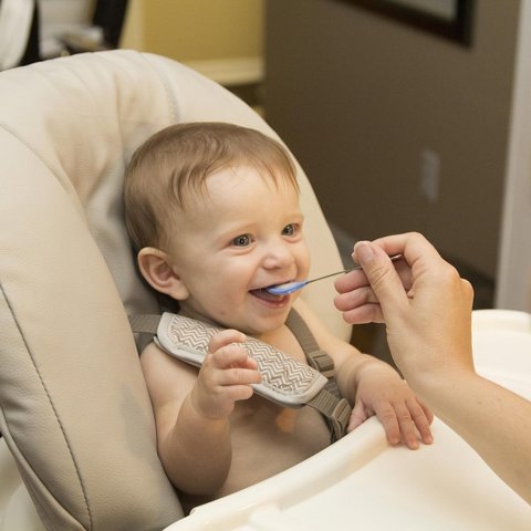 Grow-with-me highchair